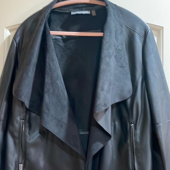 Good condition faux leather jacket - Picture 3 of 6